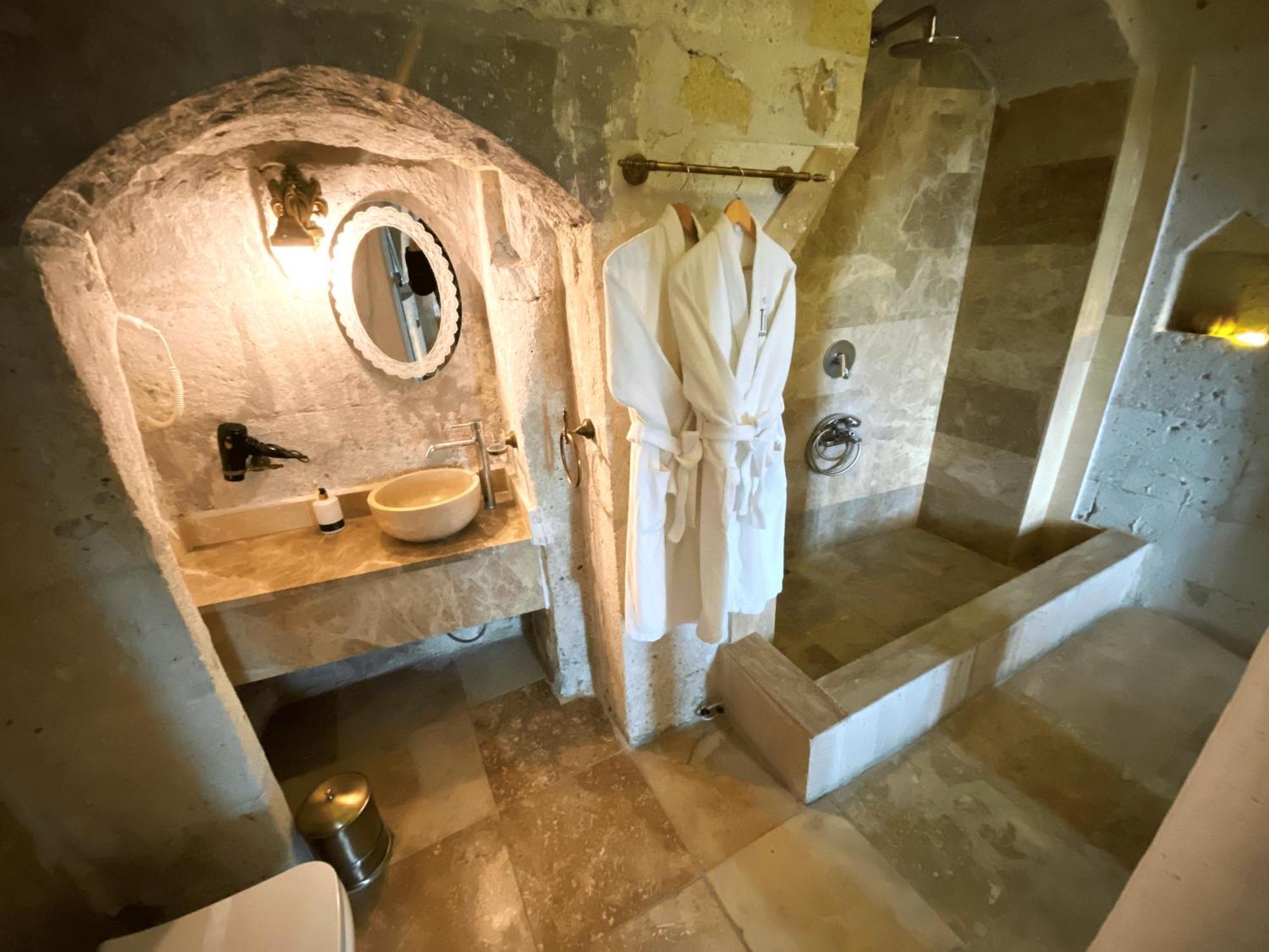 Mimi Cappadocia Luxury Cave Hotel أُتْشيسار المظهر الخارجي الصورة